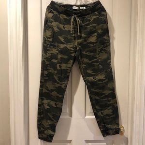 Hollister twill camouflage joggers